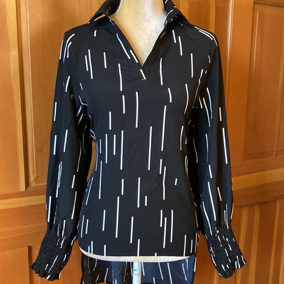 Low Hem Bishop sleeved Blouse - Picture 7 of 16